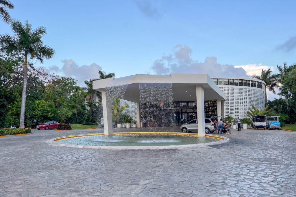 Mehr über den Artikel erfahren Ocean Riviera Paradise