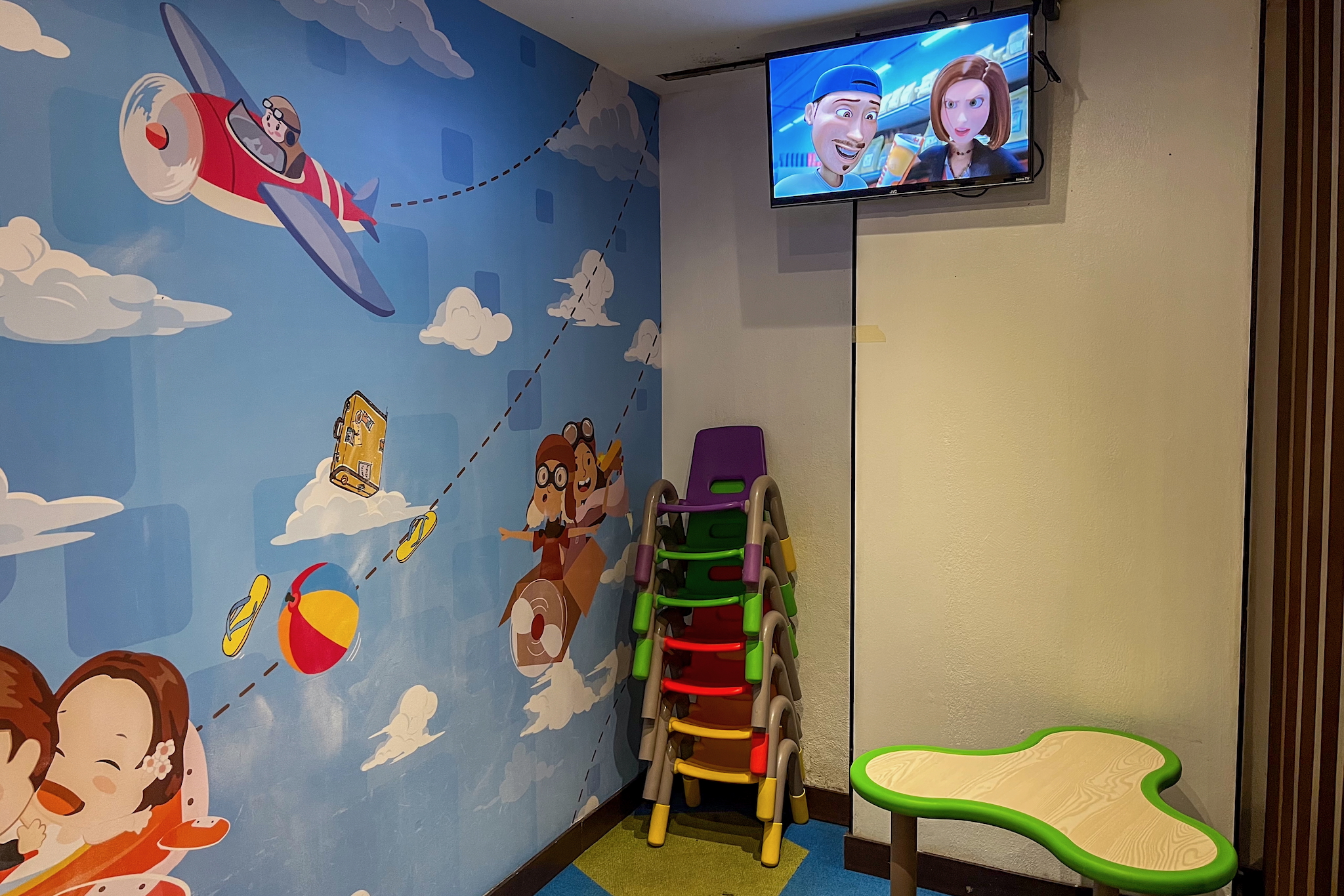The Lounge Cancún (Terminal 4) 20 Children's playroom