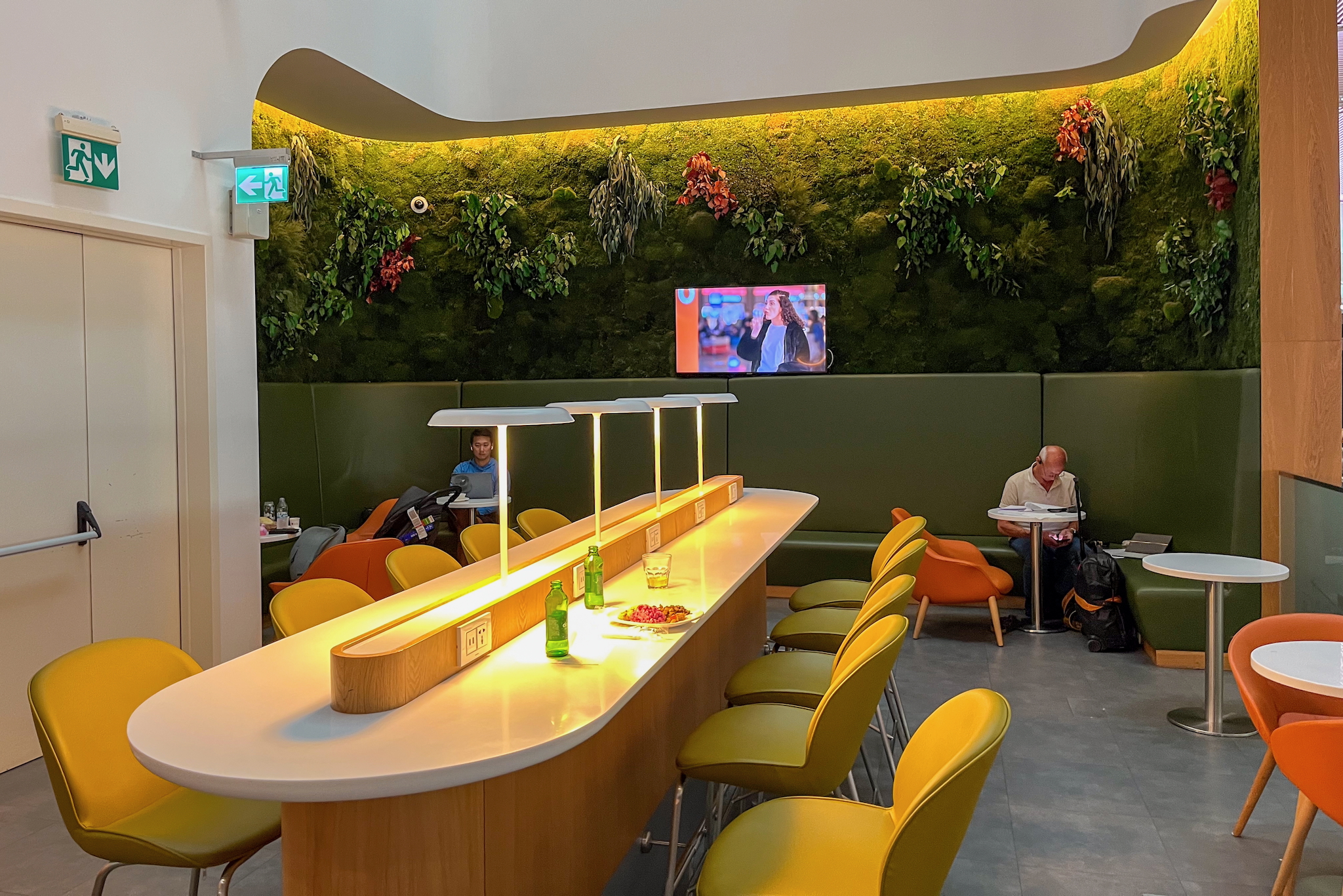 iGA Lounge Istanbul 25 Arbeitsbereich im ruhigeren Teil der Lounge