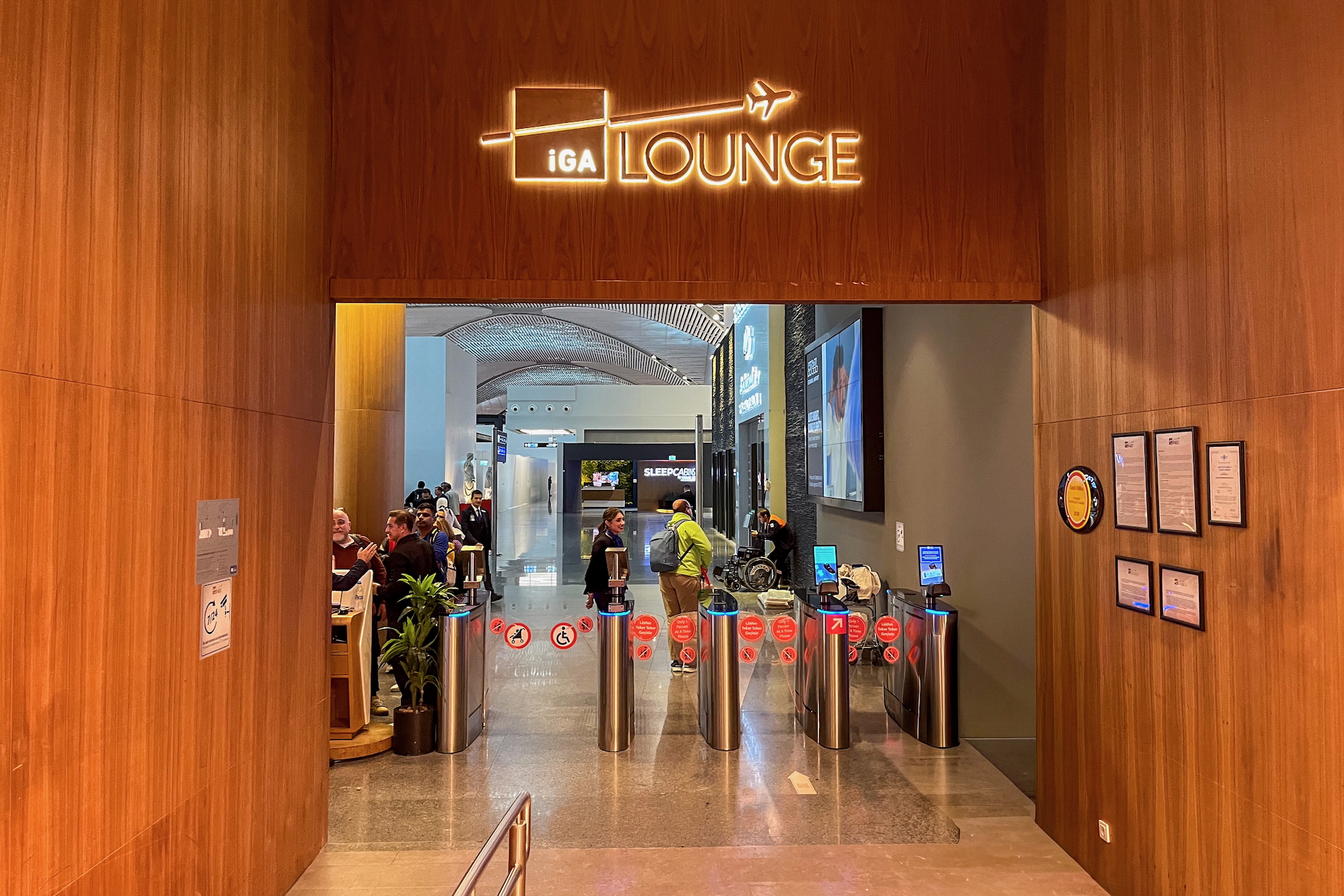 iGA Lounge Istanbul 17 Automatische Zugangsschleuse