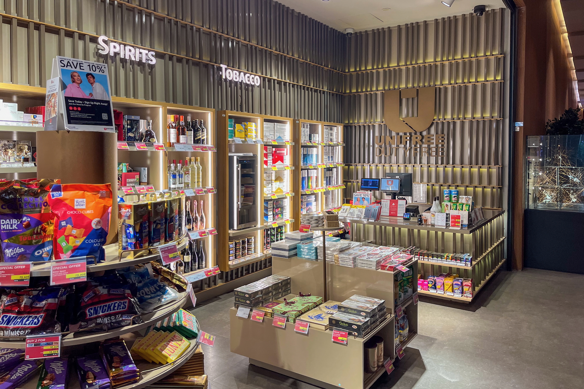 iGA Lounge Istanbul 19 Duty-Free-Shop