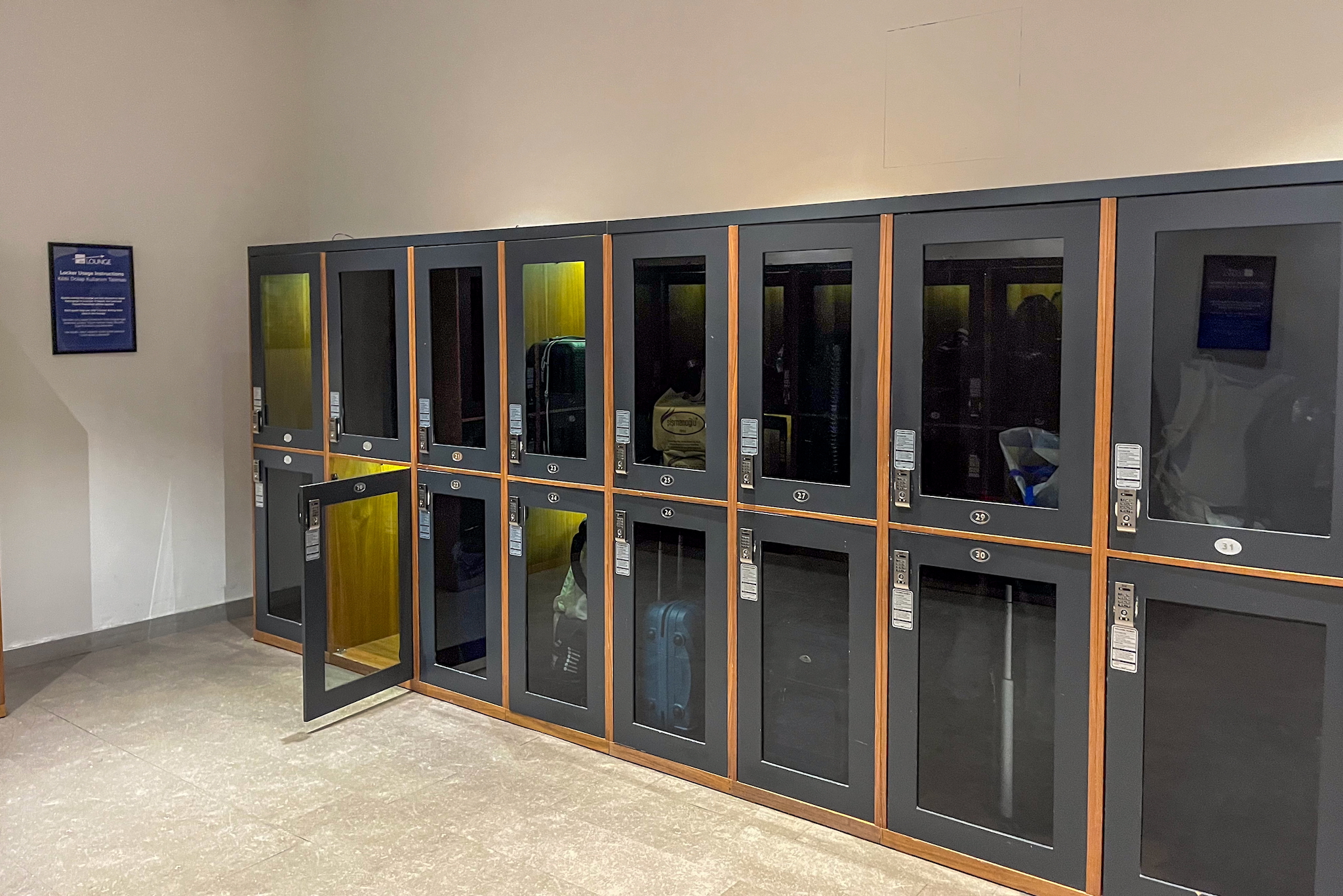 iGA Lounge Istanbul 26 Lockers for hand luggage