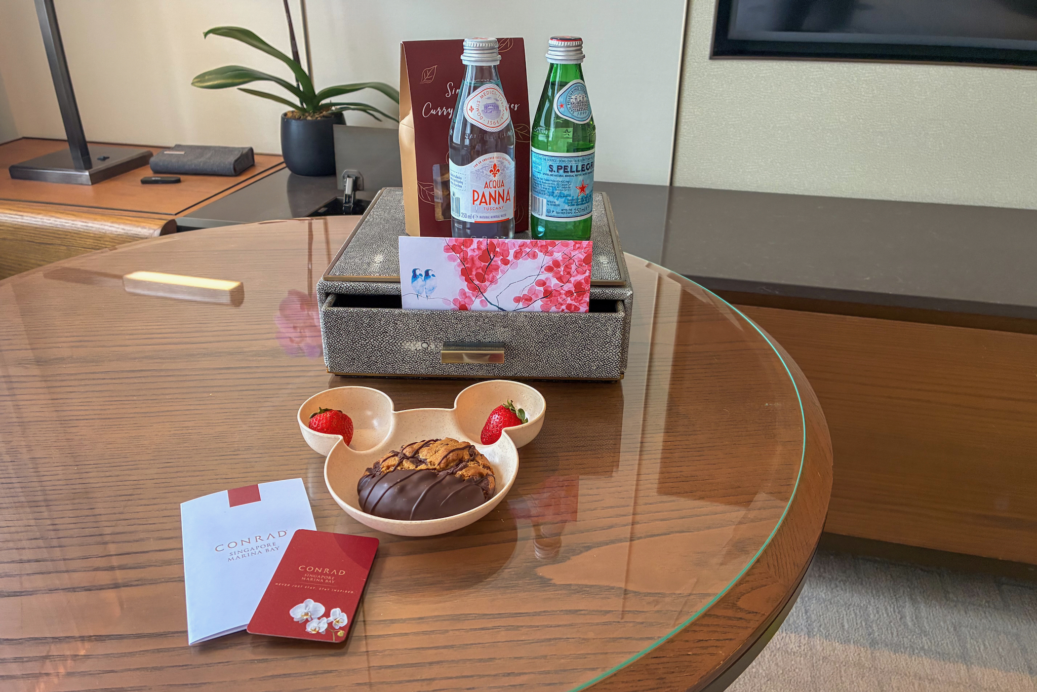 Extensive welcome gift