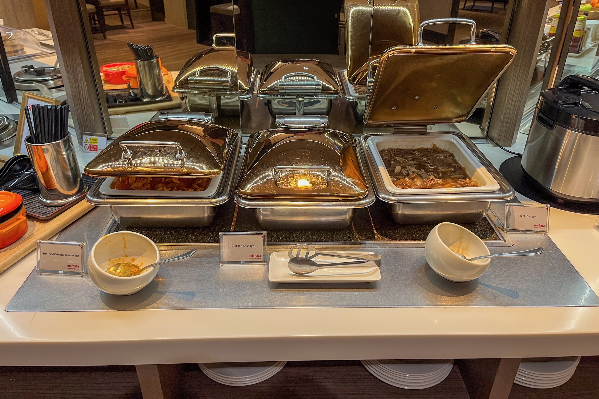 marhaba Lounge Singapur Terminal 1 22 Stir-Fried Oriental Tomato Eggs und weitere Speisen