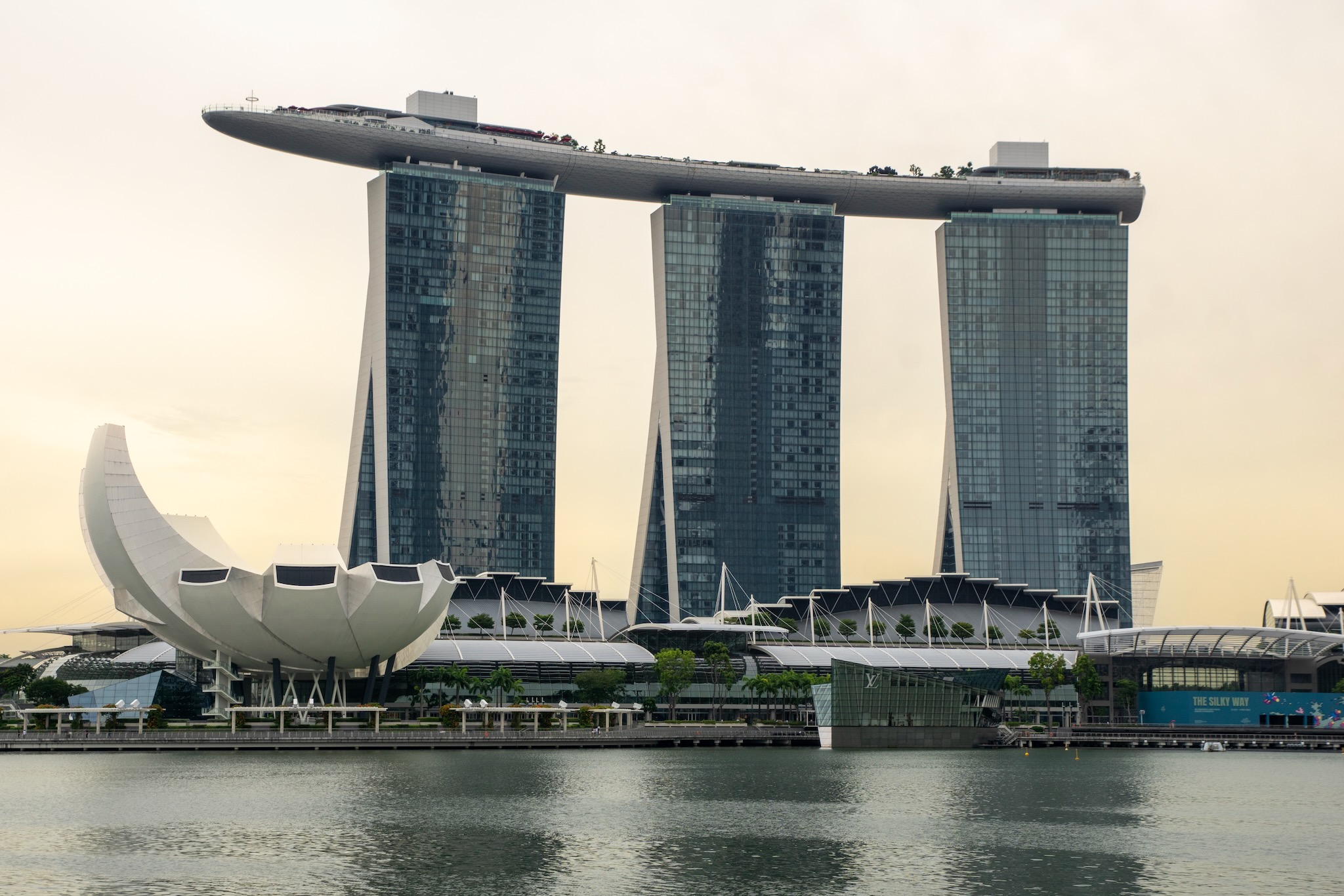 Marina Bay Sands mit seiner riesigen Dachterrasse