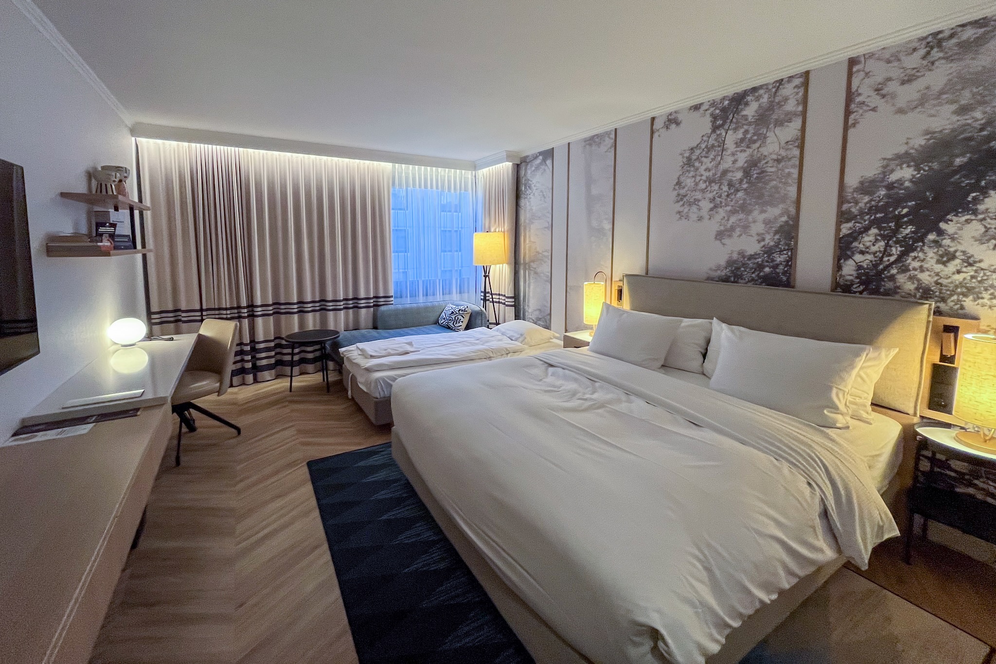 king size bed King-size bed