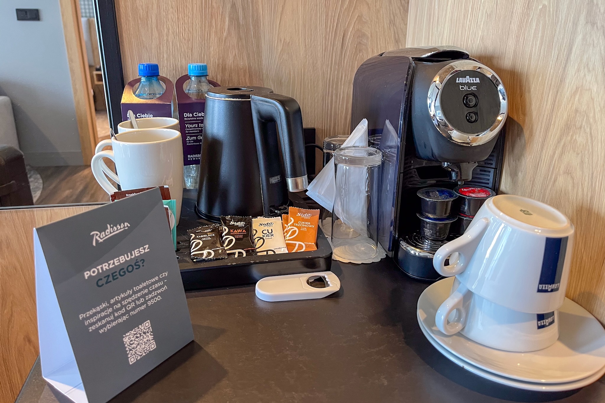 minibar mit kaffeestation Minibar mit Kaffeestation