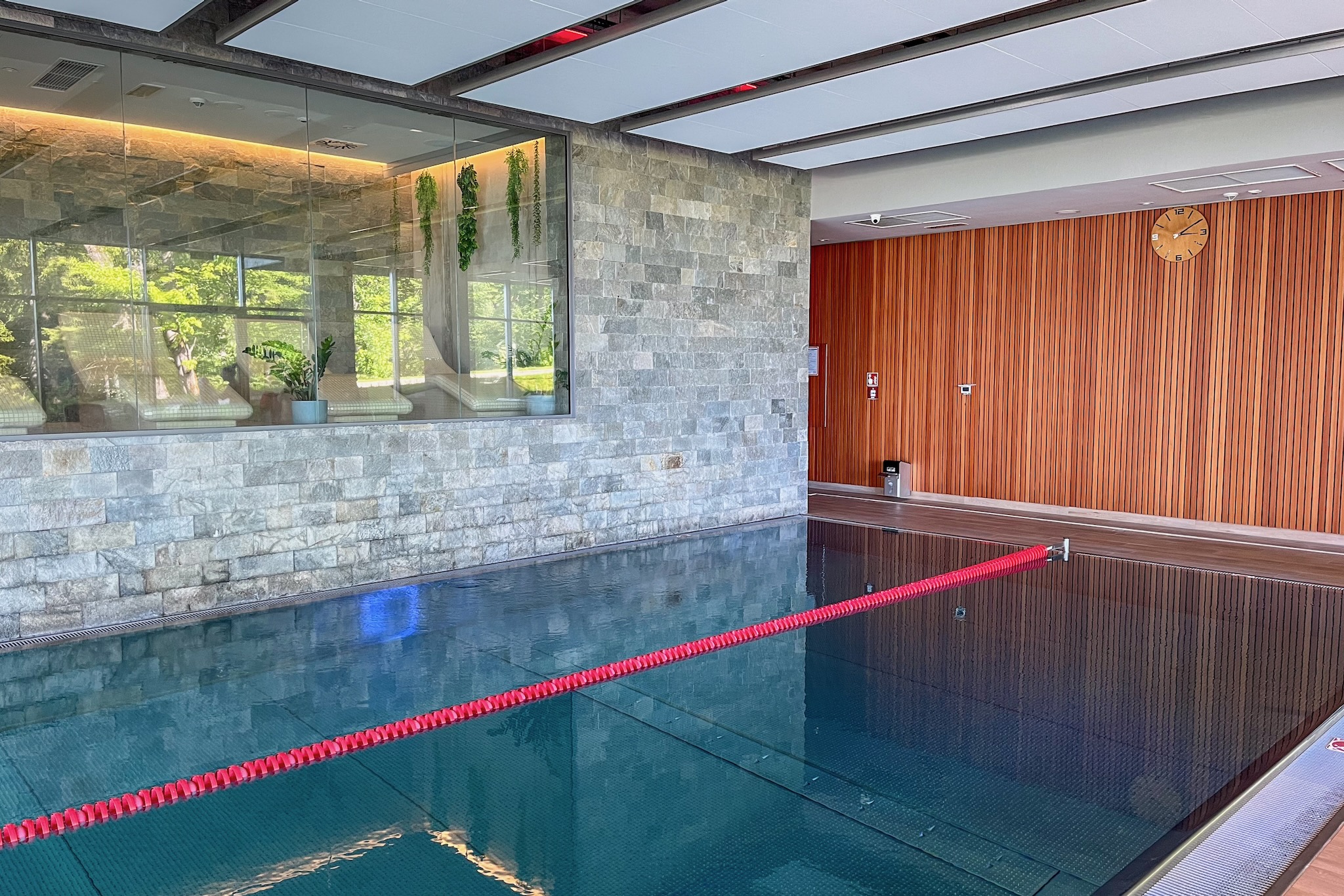 swimming pool Swimming pool